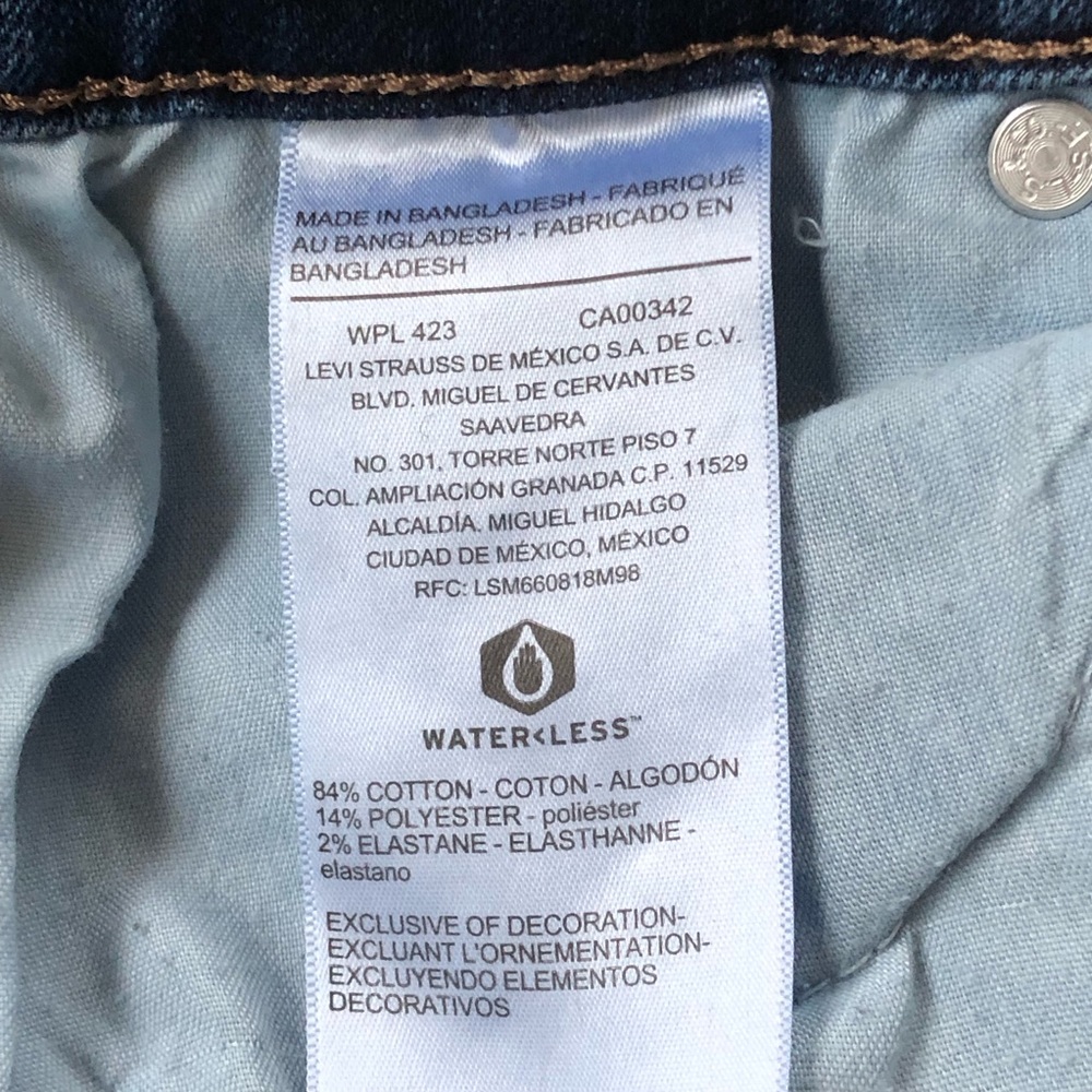 DENIZEN from Levi's Mid-Rise Dark Wash Boyfriend Jean, Size 8 - Picture 5 of 6